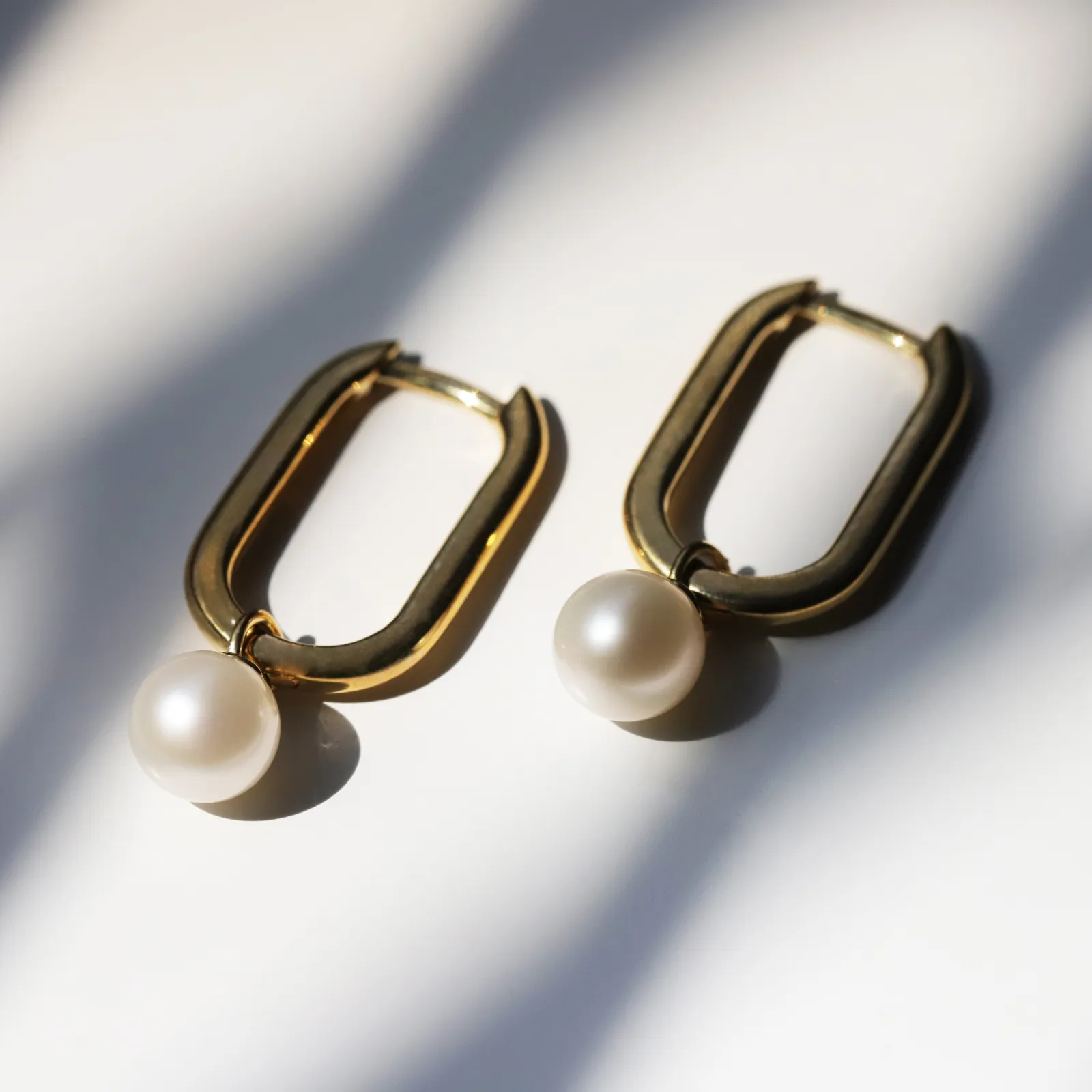 9ct Yellow Gold Oval Hoop Earrings With Freshwater Pearl Drop