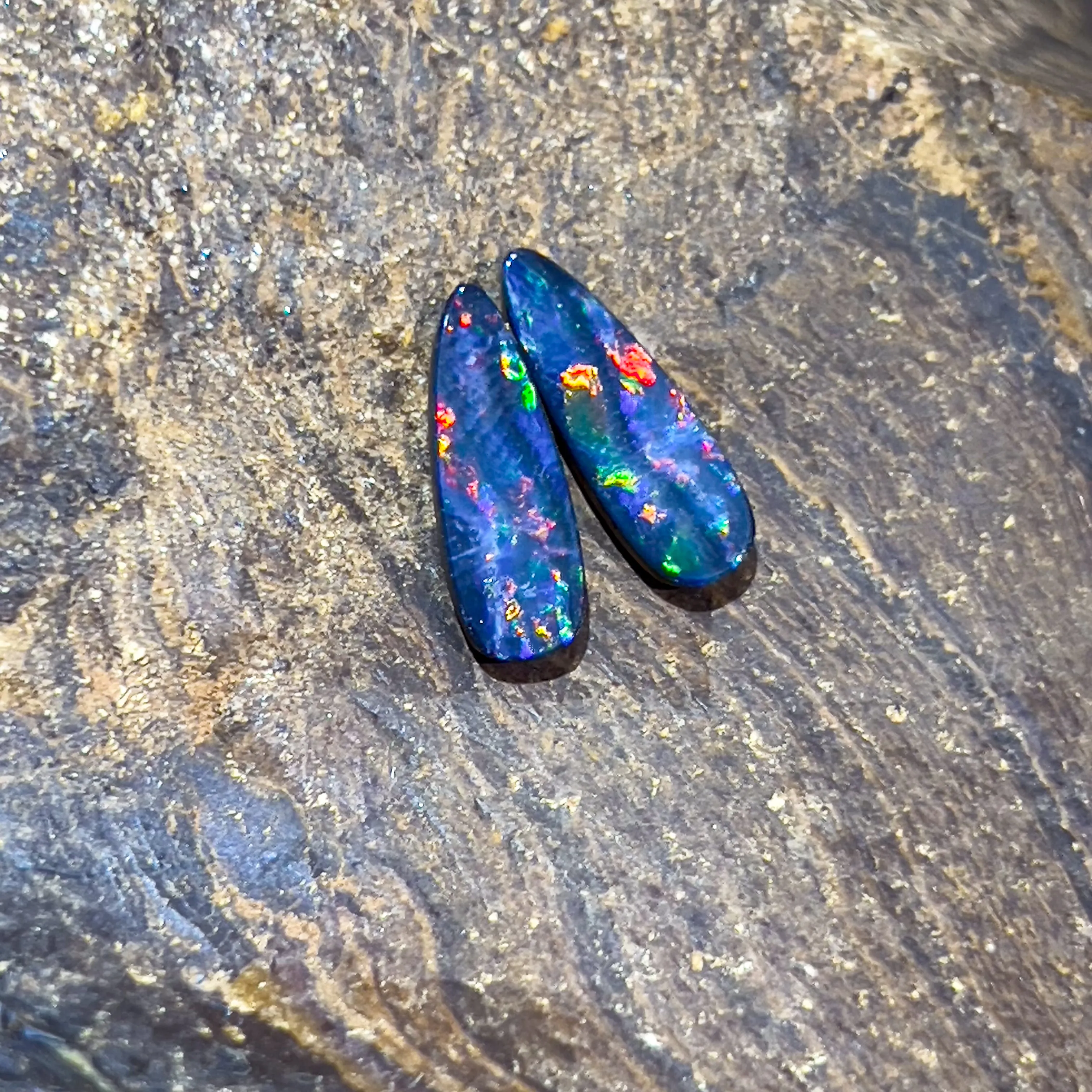 Pair of Opal doublets long shape 3.31ct